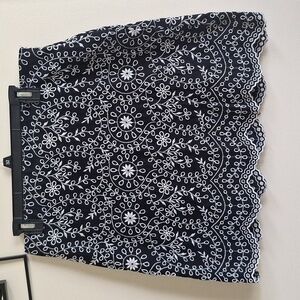 LOFT 100%Cotton Black and White Embroidered Floral Mini Skirt Size 10